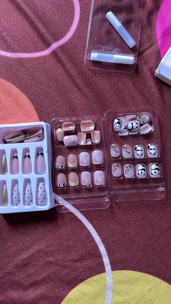 Press on nails